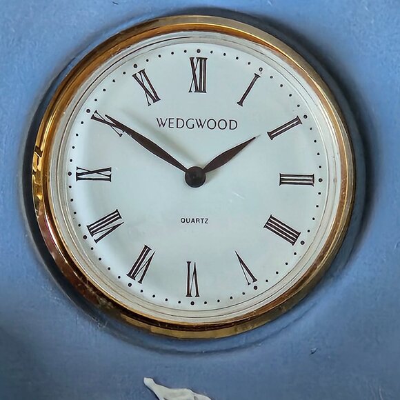 RARE VINTAGE WEDGWOOD ENGLAND BLUE WHITE GRECIAN DOME DESK MANTEL OFFICE CLOCK - Picture 11 of 13